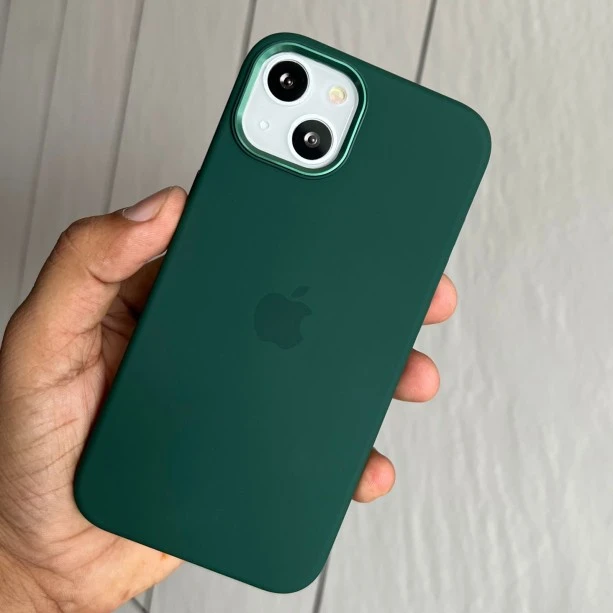 Silicon case with metal buttons for iPhone 13 forest green