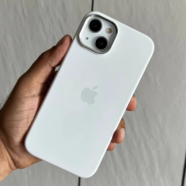 Silicon case with metal buttons for iPhone 13 white